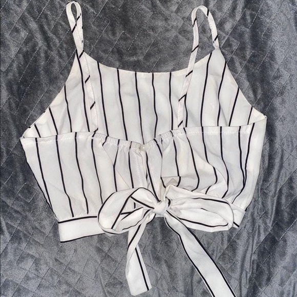 ❌SOLD❌ Striped Crop Top - Picture 3 of 3